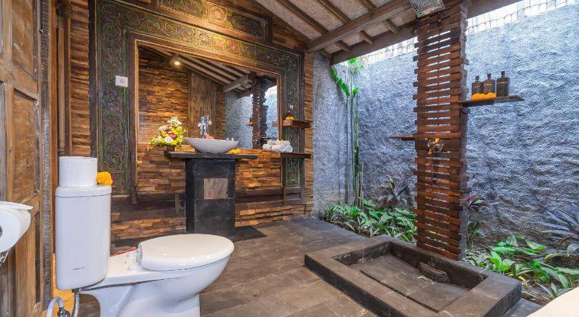 Photo of Bathroom in Kedewatan
