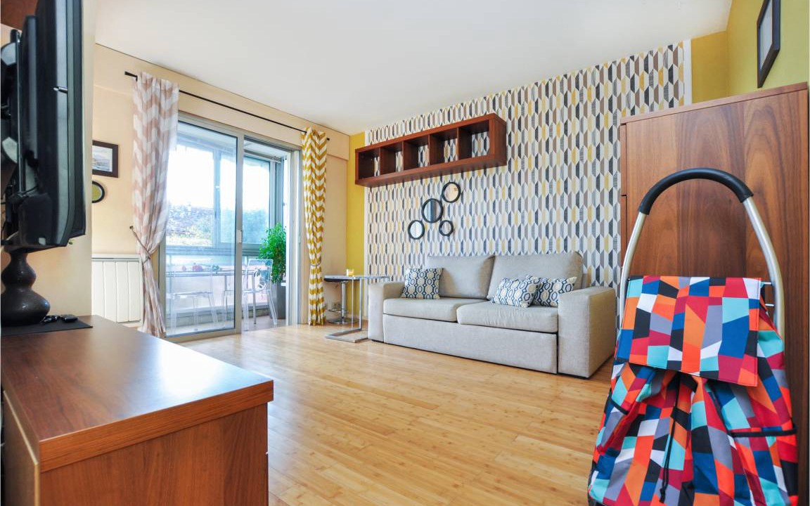 Photo of Livingroom in California - Pezou