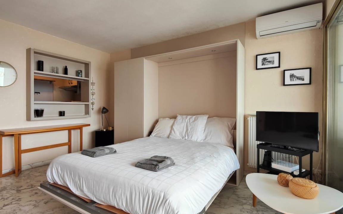 Photo of Bedroom in Juan-les-Pins