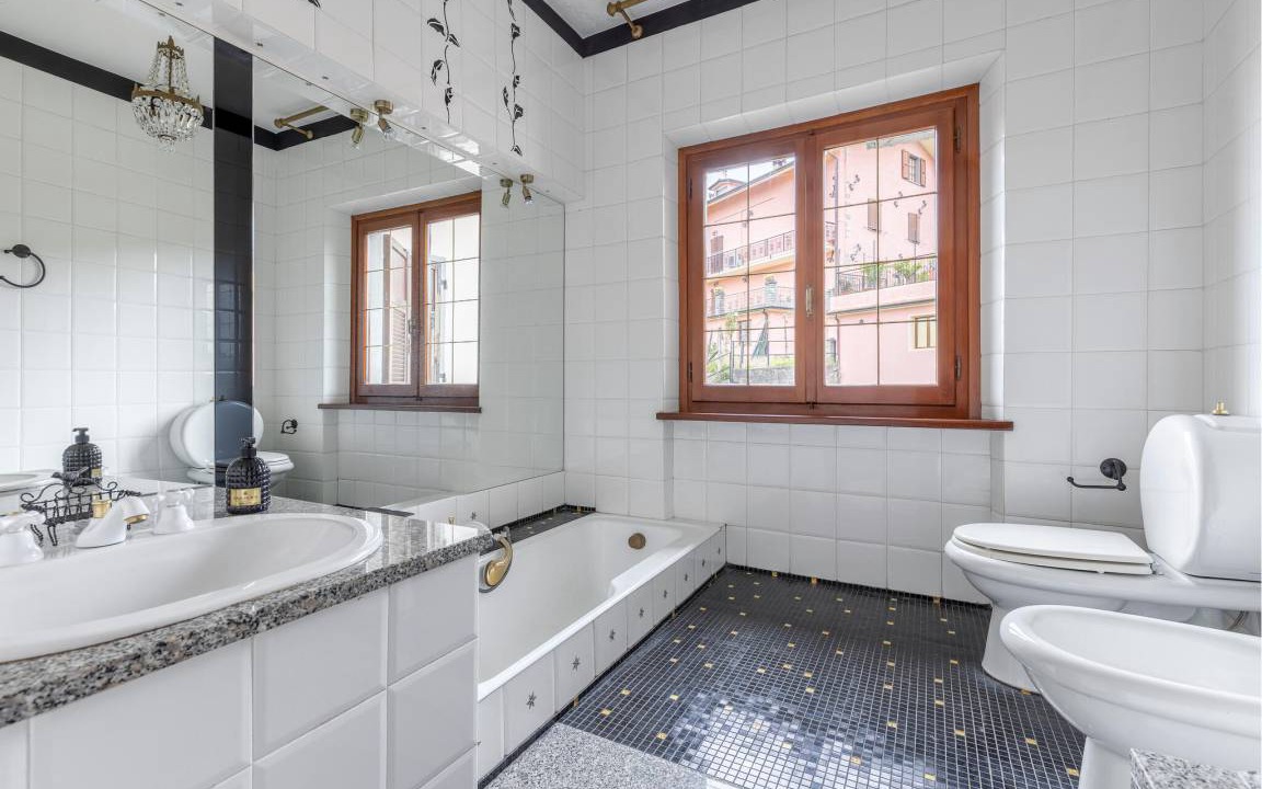 Photo of Bathroom in Fivizzano