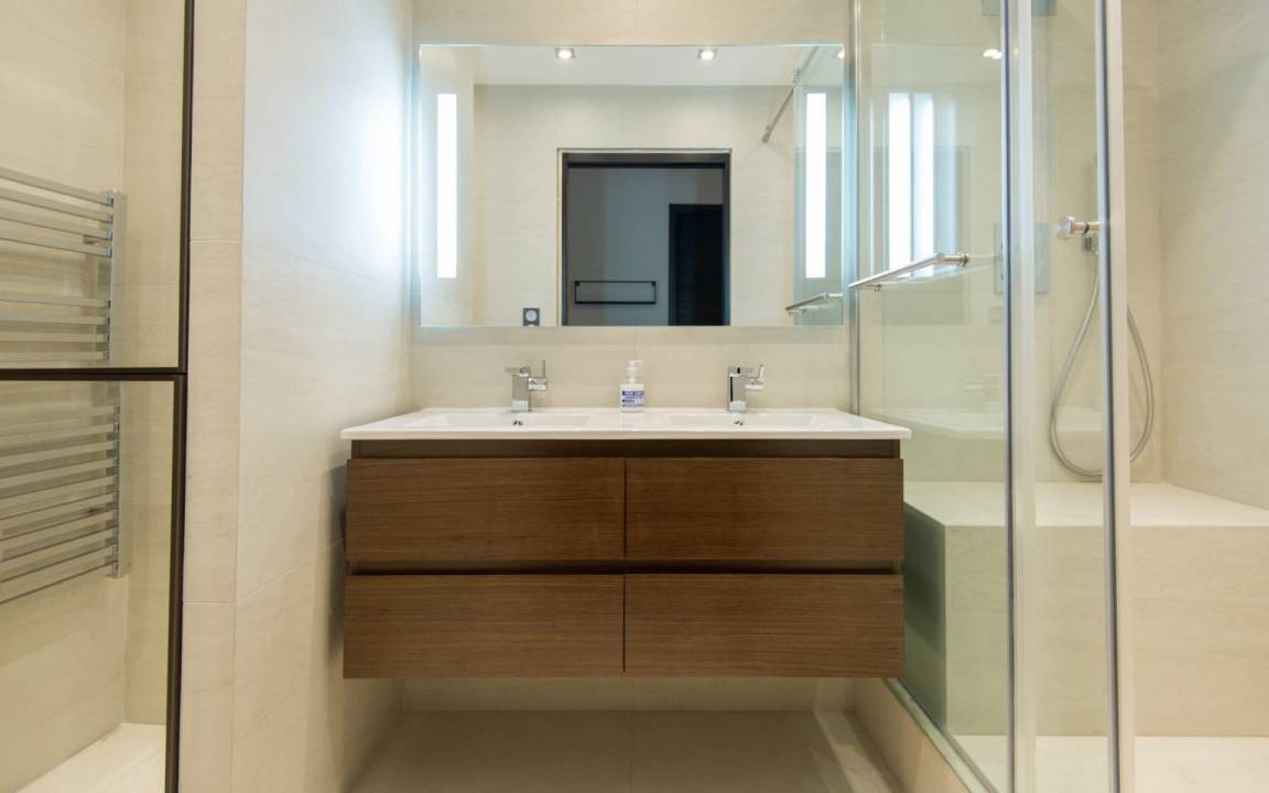 Photo of Bathroom in Cannes City Centre