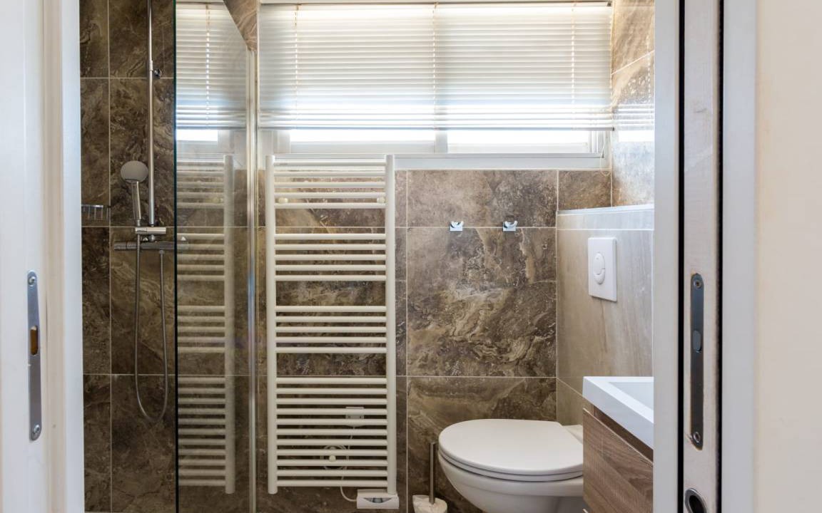 Photo of Bathroom in Carnot