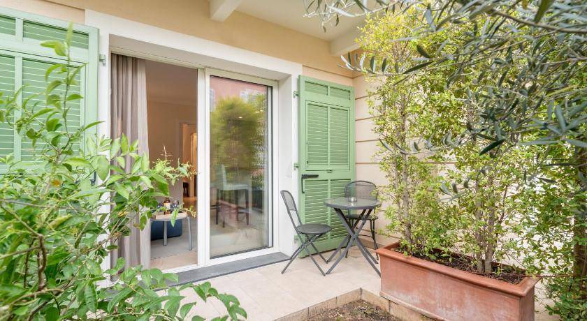 Photo of Patio Balcony in Cap-Ferrat
