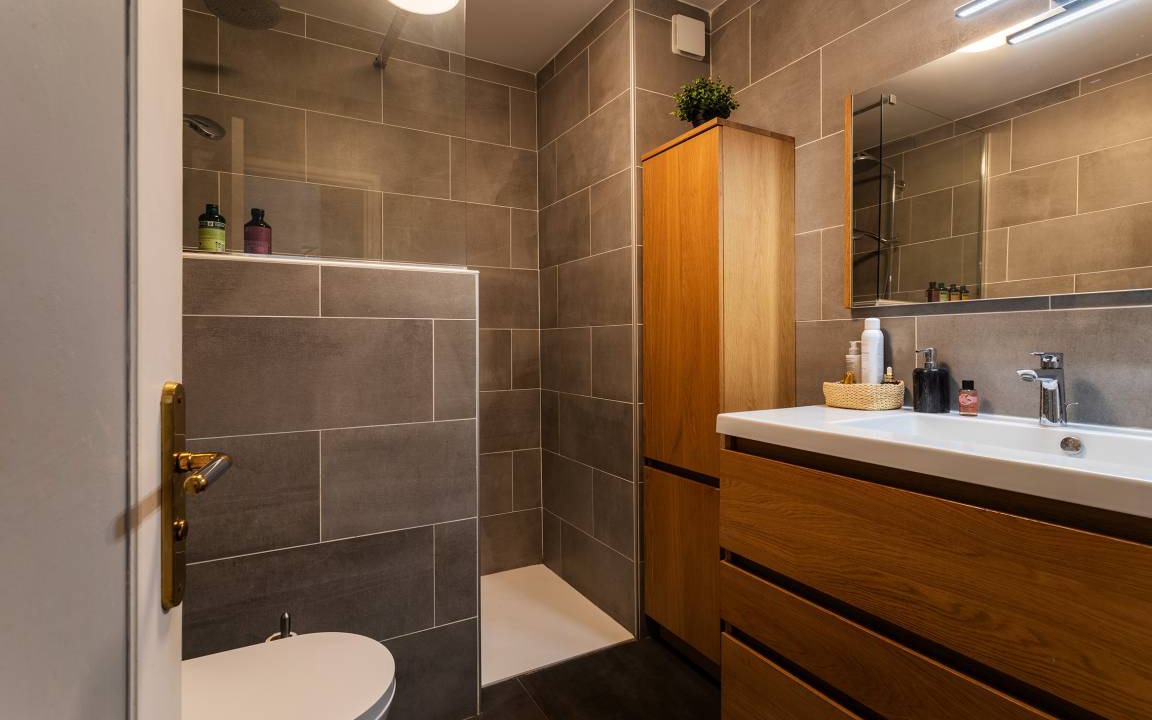 Photo of Bathroom in Gairaut