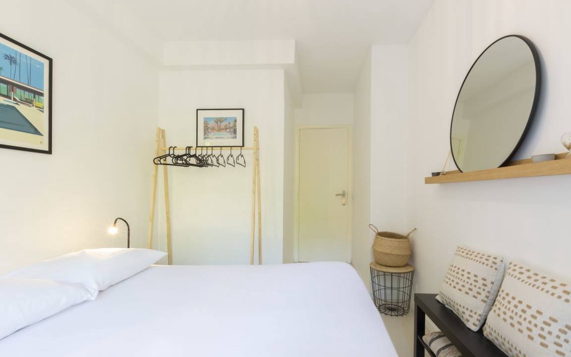 Photo of Bedroom in California - Pezou
