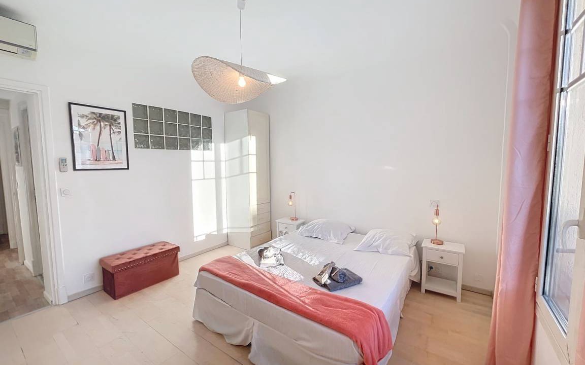 Photo of Bedroom in Carnot
