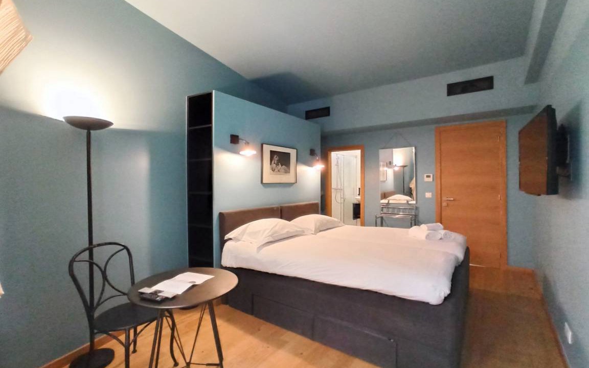 Photo of Bedroom in Cannes City Centre