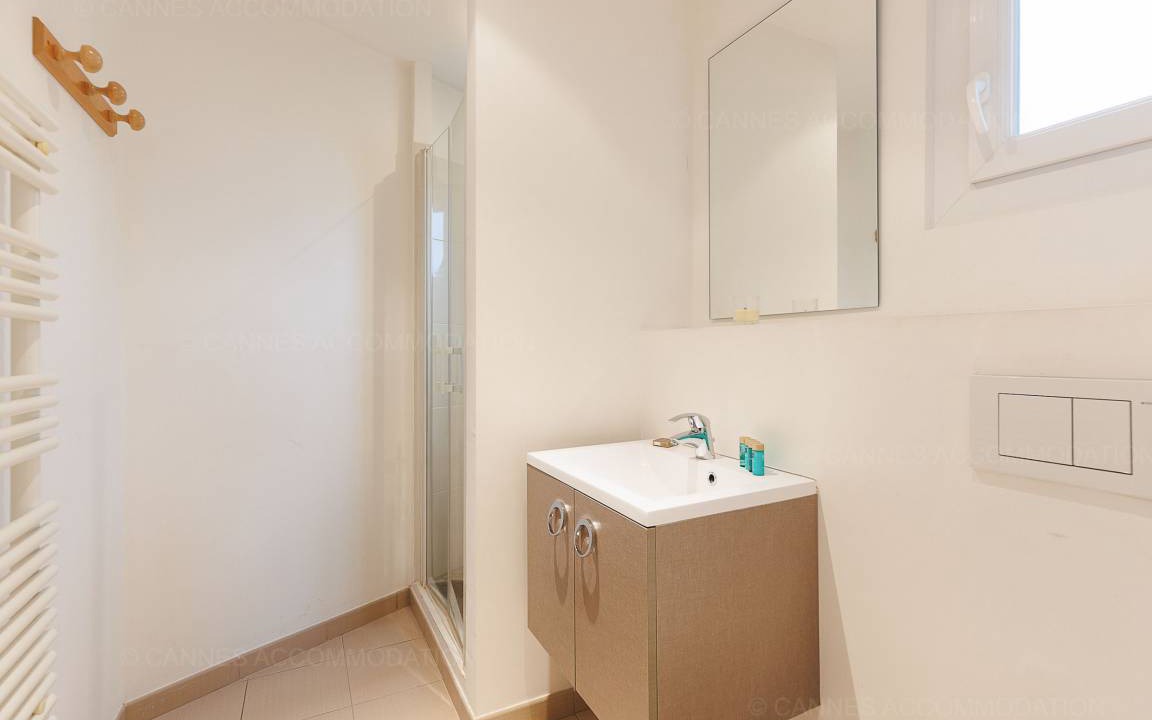 Photo of Bathroom in Cannes Old Town