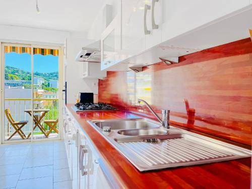 Photo of Kitchen in Prado - Republique
