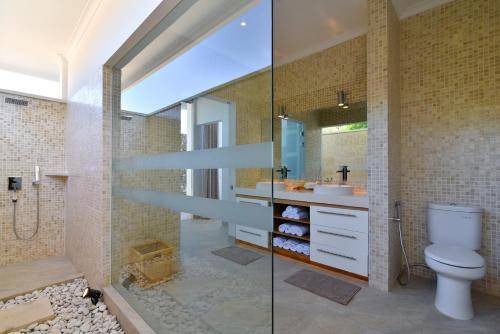Photo of Bathroom in Umeanyar