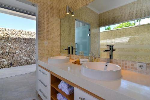 Photo of Bathroom in Umeanyar