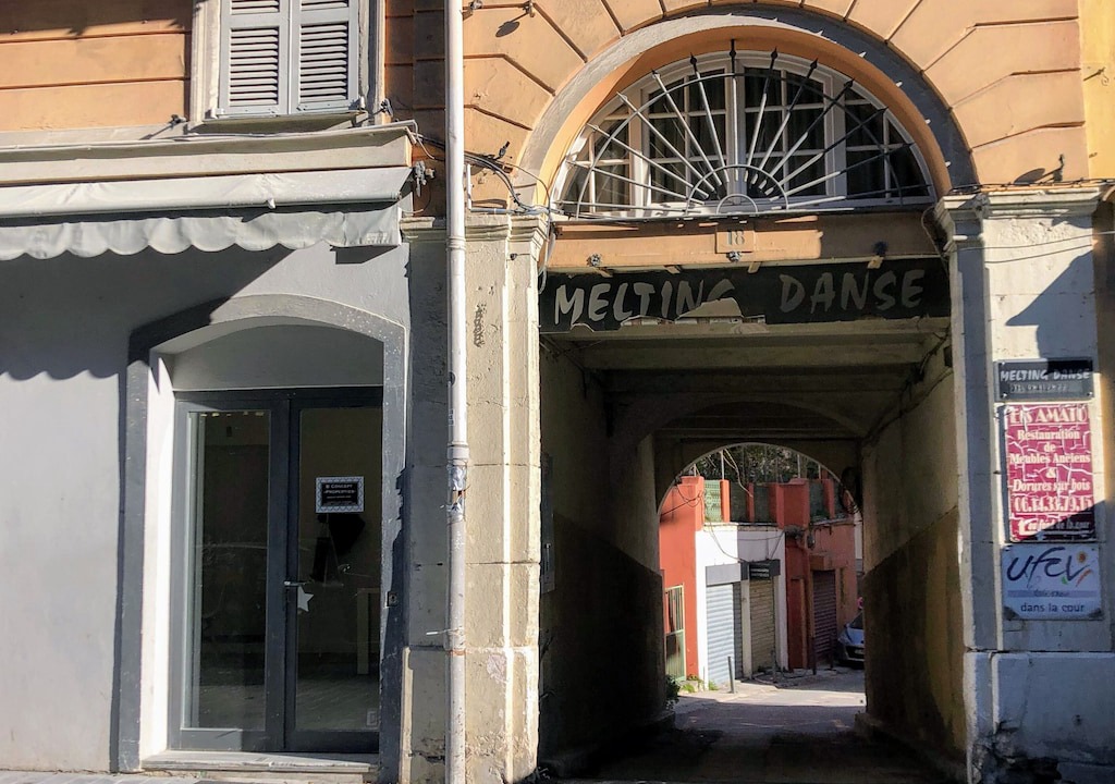 Photo of Buildings in Quartier du Port