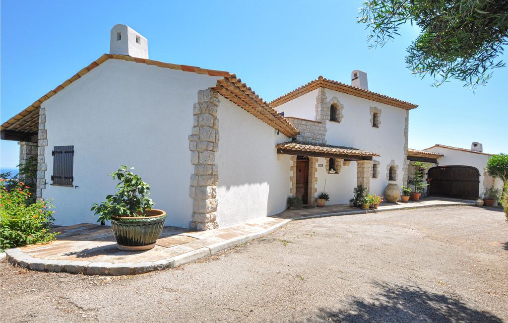 Photo of Buildings in Les Termes