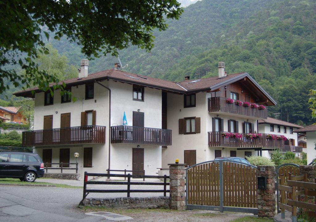 Photo of Buildings in Mezzolago