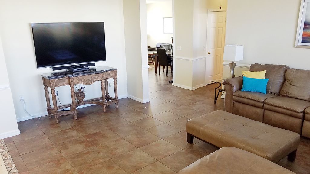 Photo of Livingroom in Windwood Bay