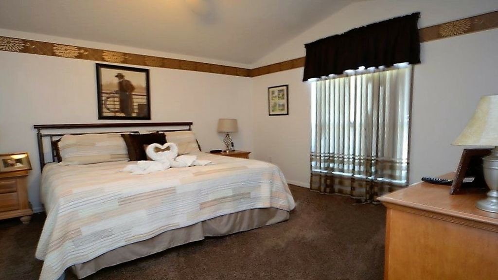 Photo of Bedroom in Eagle Pointe South