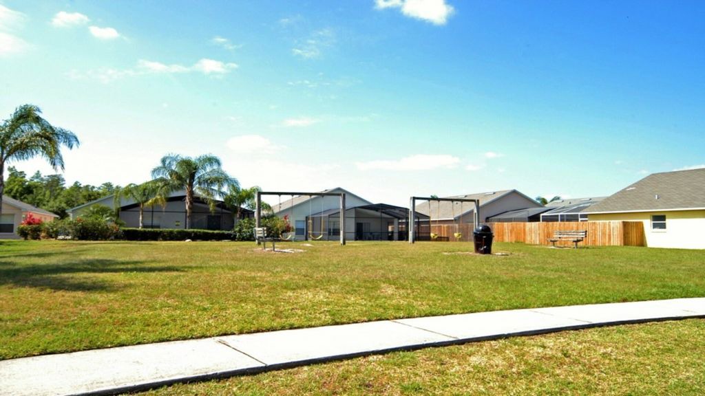 Photo of Buildings in Eagle Pointe South