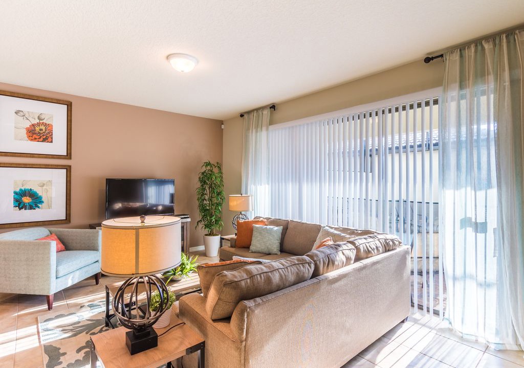 Photo of Livingroom in Four Corners