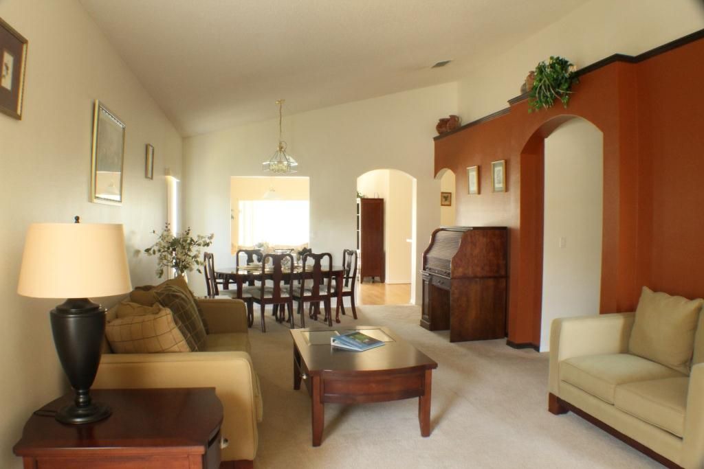 Photo of Livingroom in Eagle Pointe South
