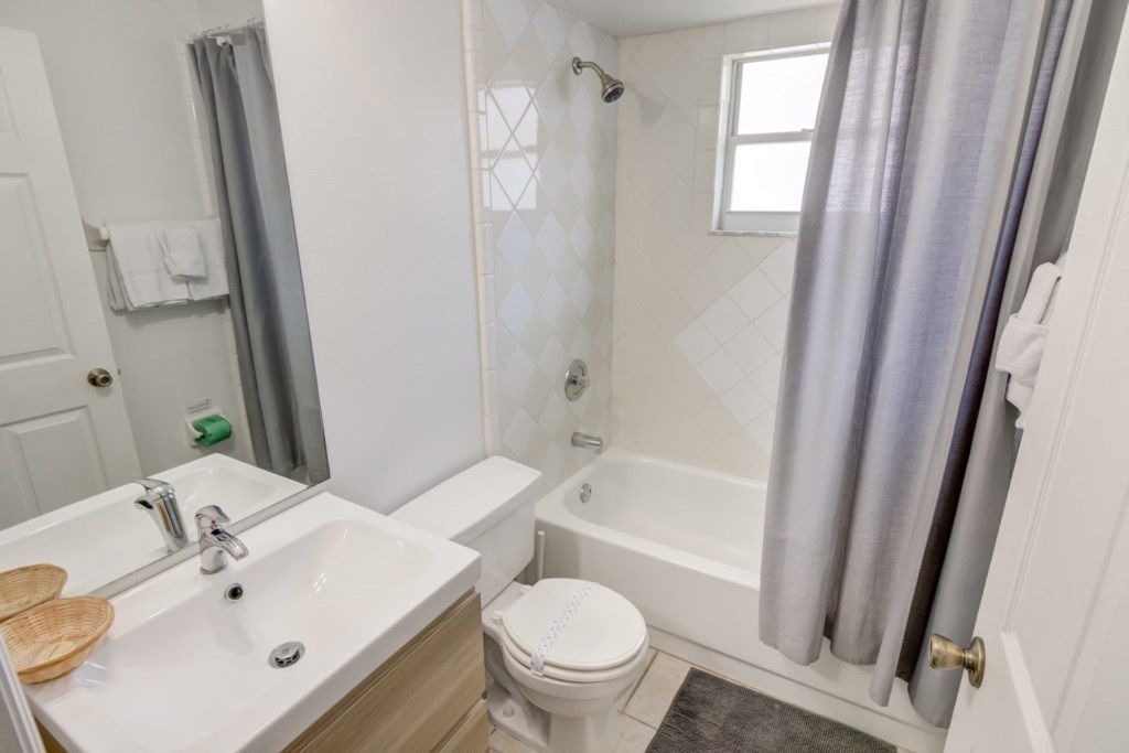 Photo of Bathroom in Windward Cay