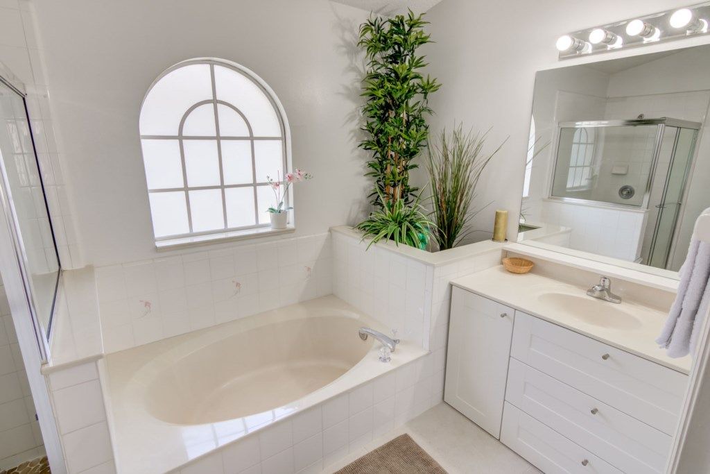 Photo of Bathroom in Windward Cay
