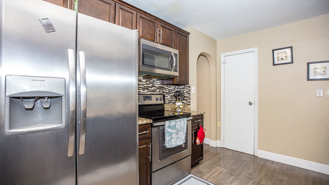 Photo of Kitchen in Azalea Park