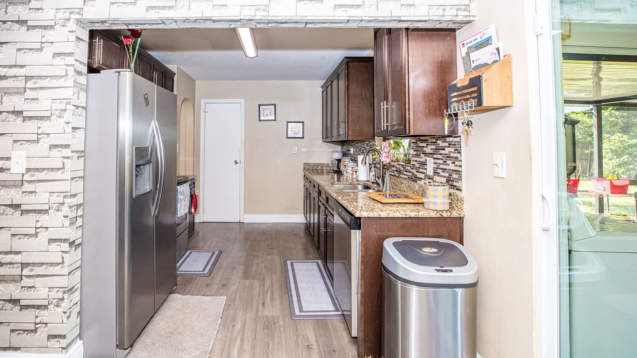 Photo of Kitchen in Azalea Park