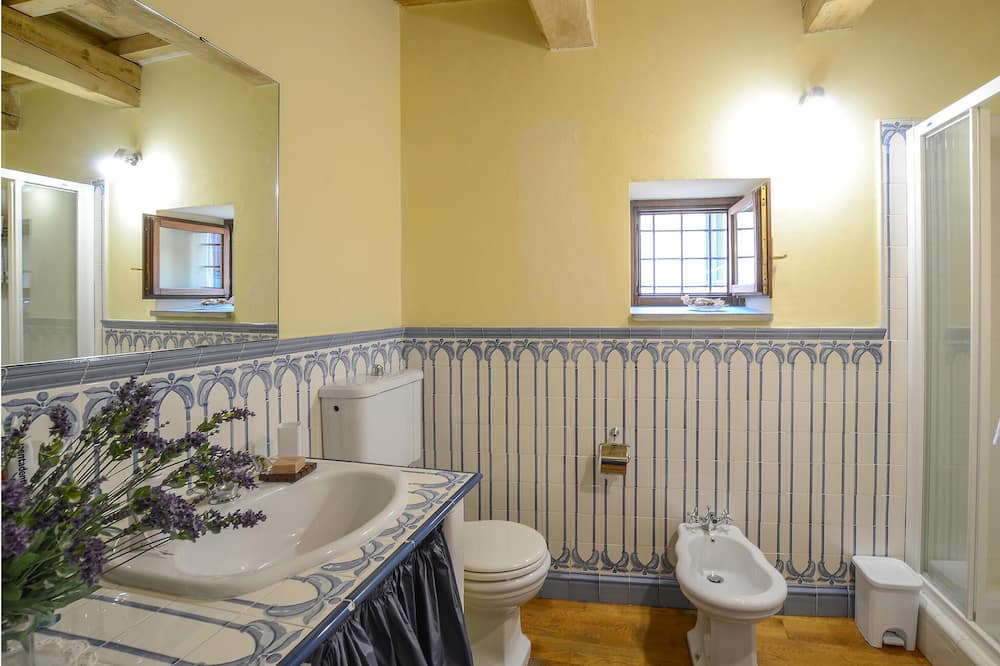 Photo of Bathroom in Fivizzano