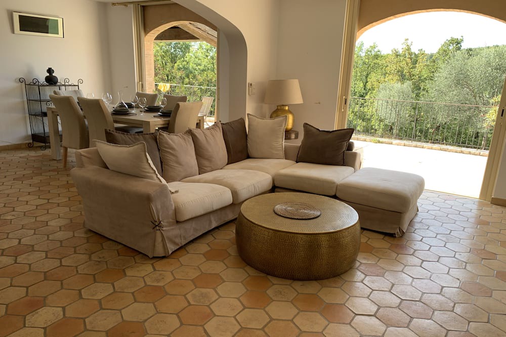Photo of Livingroom in Mons