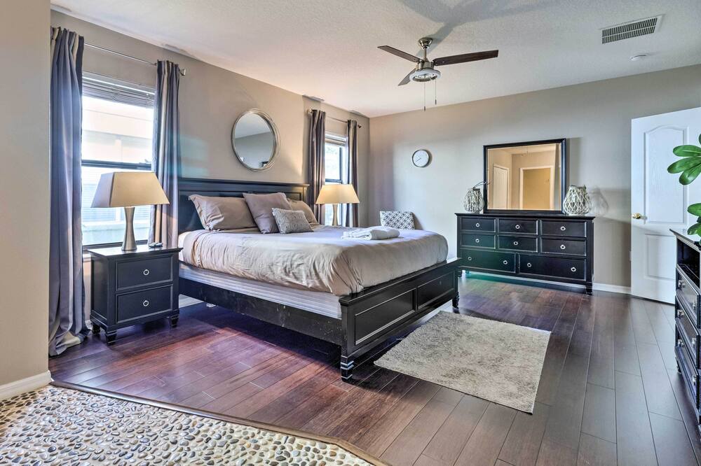 Photo of Bedroom in Cypress Pointe