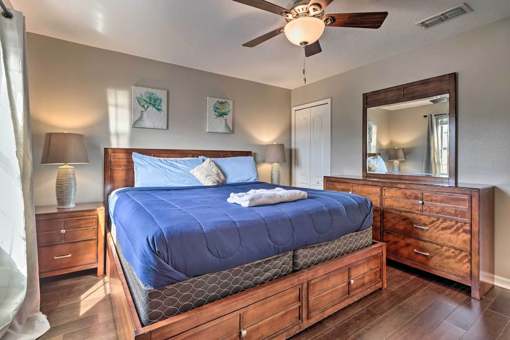 Photo of Bedroom in Cypress Pointe