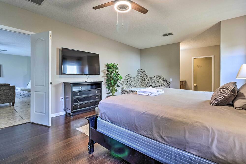 Photo of Bedroom in Cypress Pointe