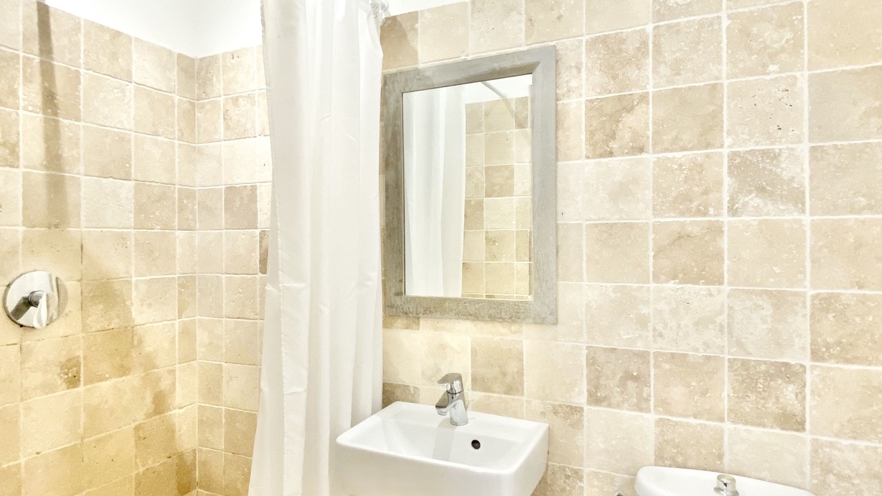 Photo of Bathroom in Gambetta