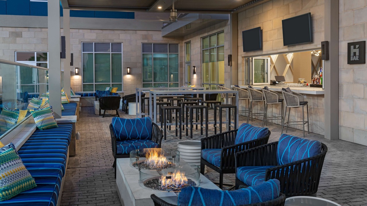 Photo of Patio Balcony in Airport North