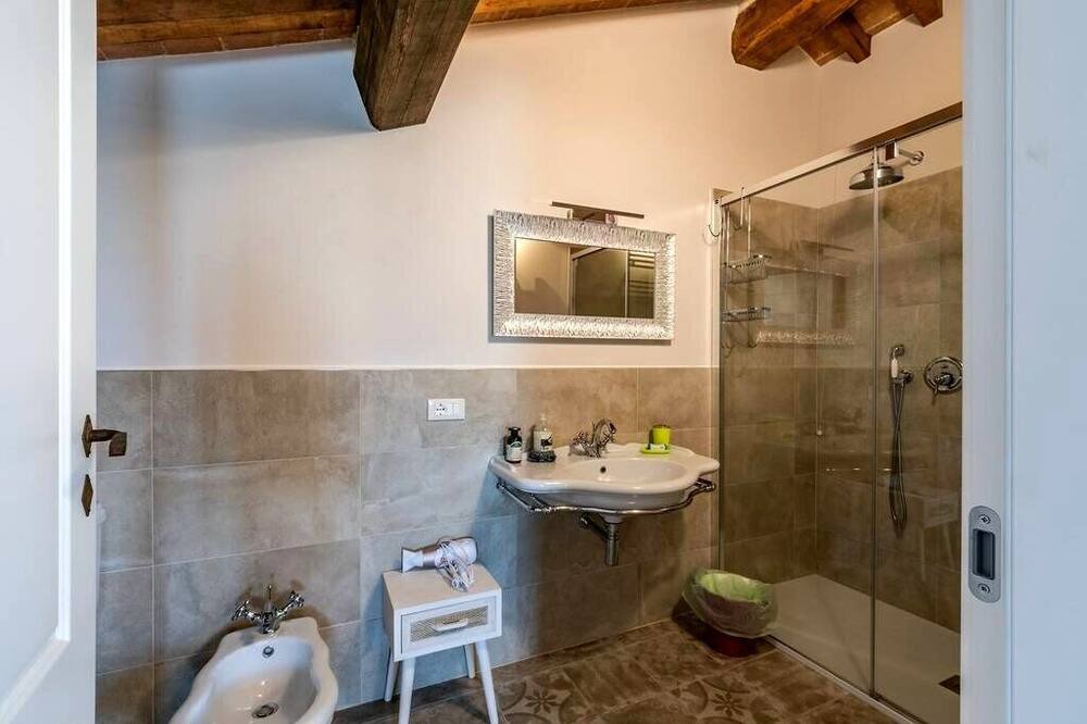 Photo of Bathroom in Lucignano