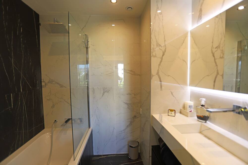Photo of Bathroom in Riquier