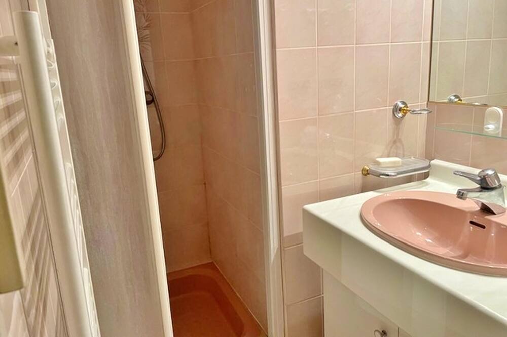Photo of Bathroom in Frejus Plage