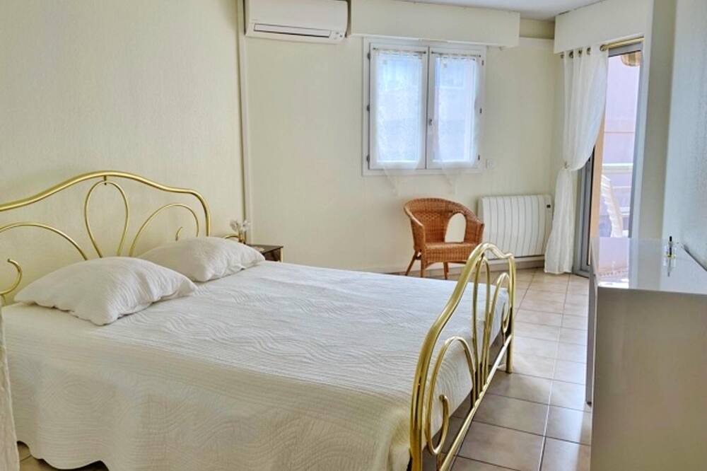 Photo of Bedroom in Frejus Plage