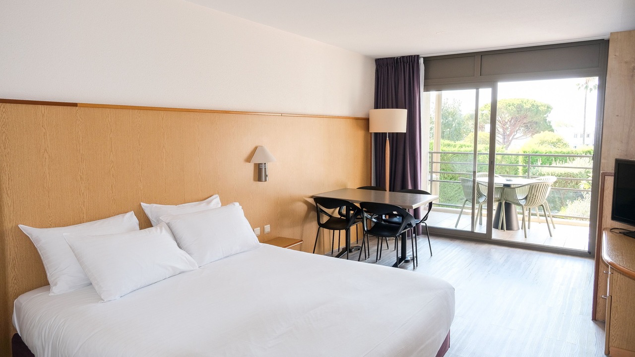 Photo of Bedroom in Plaine de la Brague