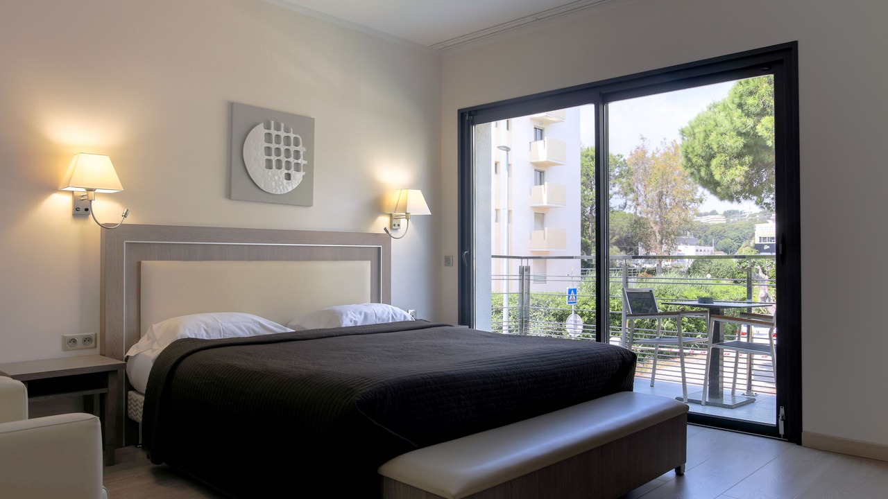 Photo of Bedroom in Villeneuve Loubet Beach