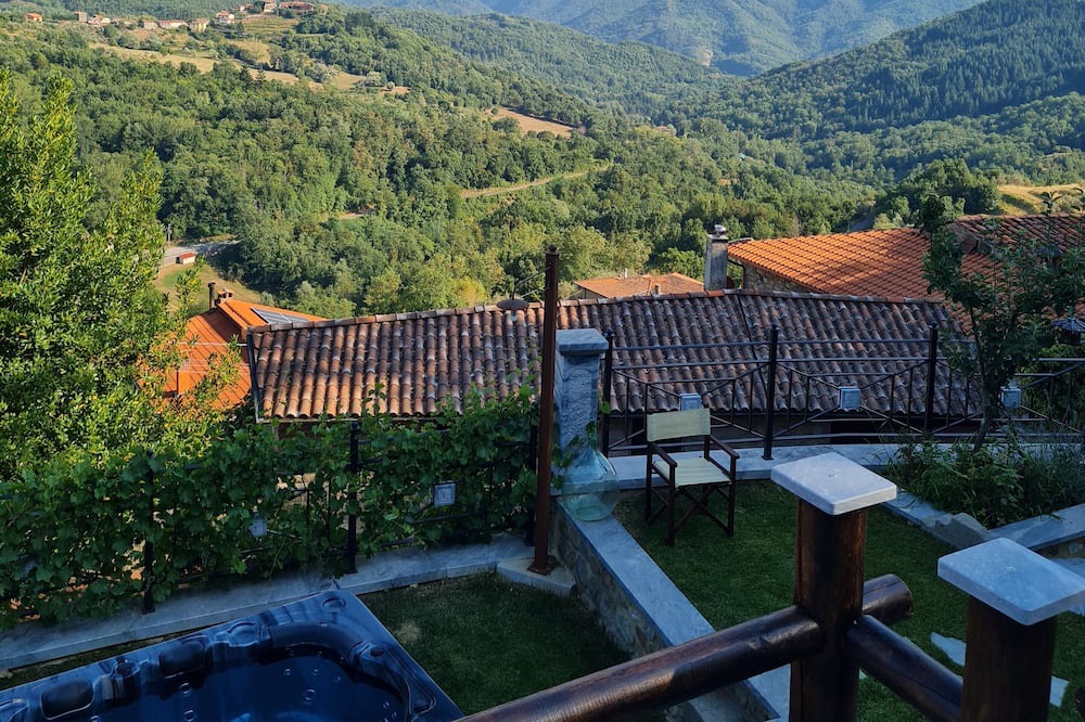 Photo of Patio Balcony in Casola in Lunigiana