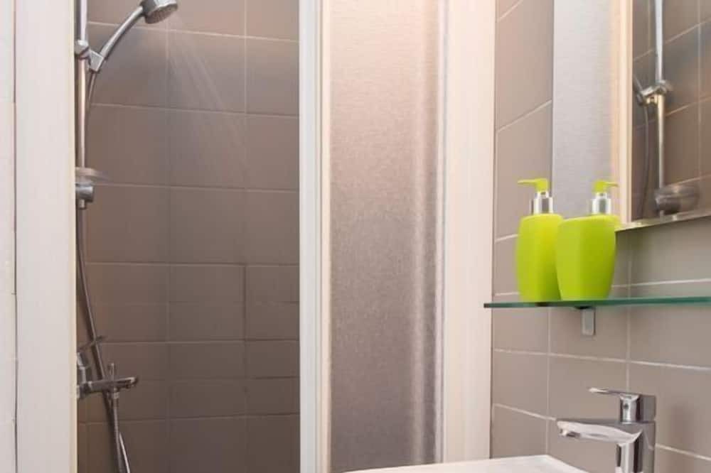 Photo of Bathroom in Fira