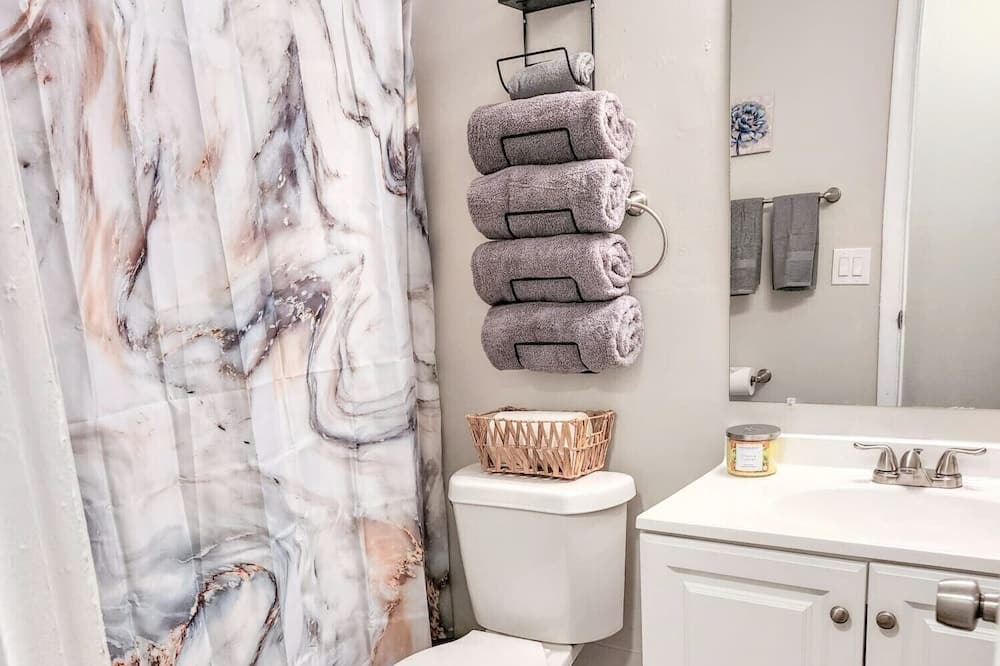 Photo of Bathroom in Oak Ridge