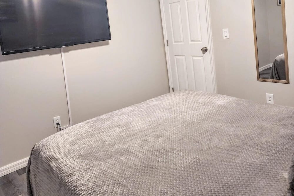Photo of Bedroom in Oak Ridge