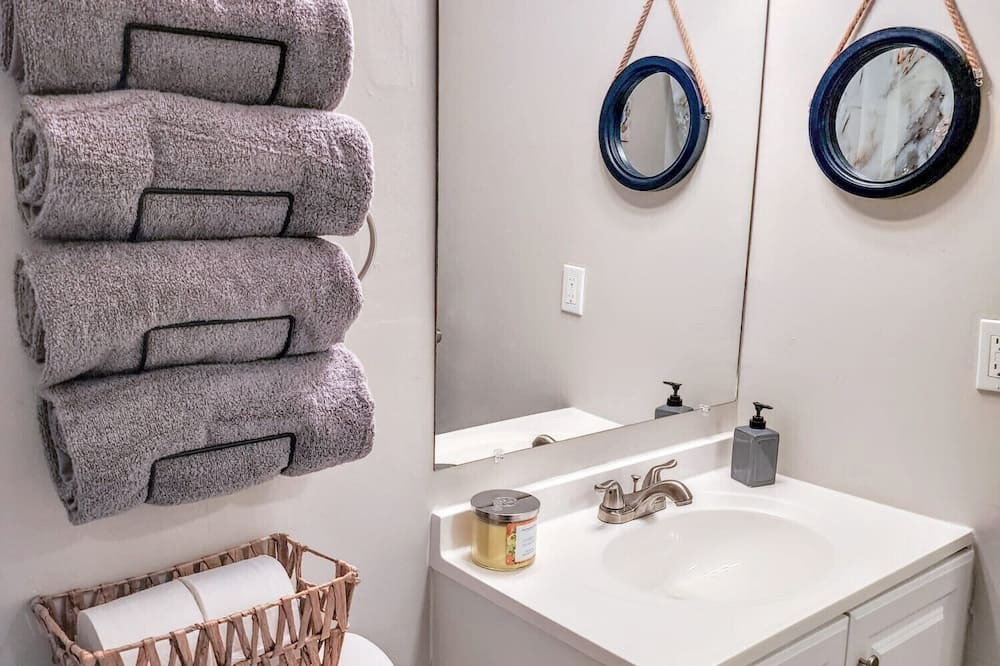 Photo of Bathroom in Oak Ridge