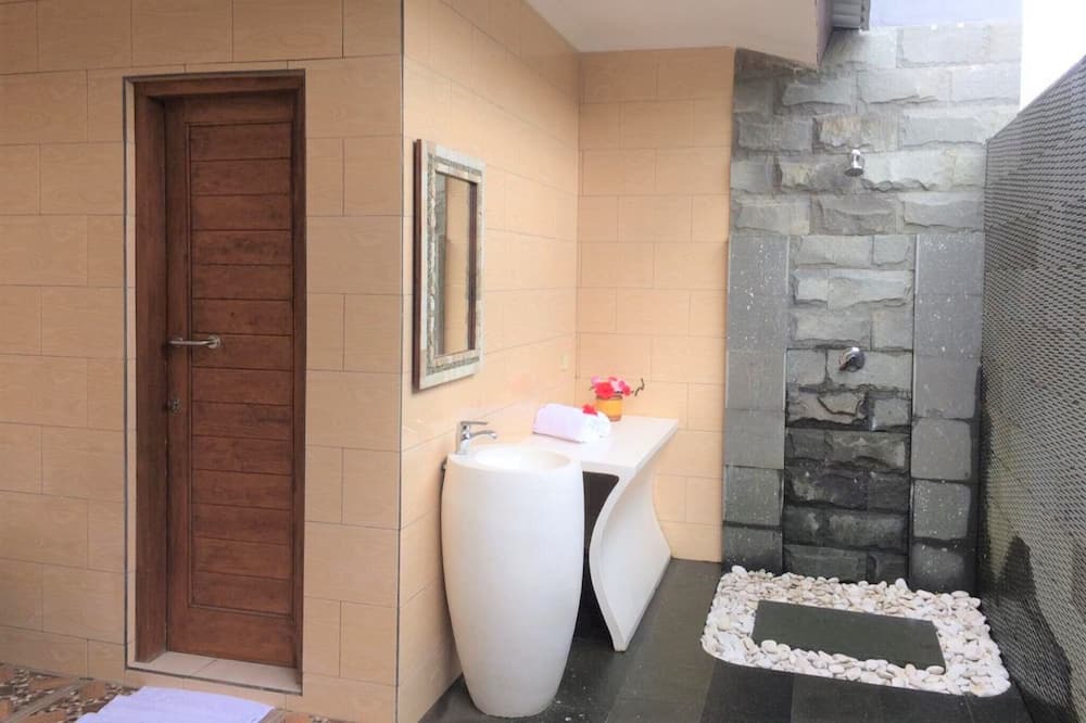 Photo of Bathroom in Banjartegehe