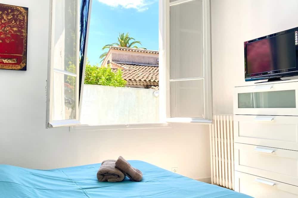 Photo of Bedroom in Prado - Republique