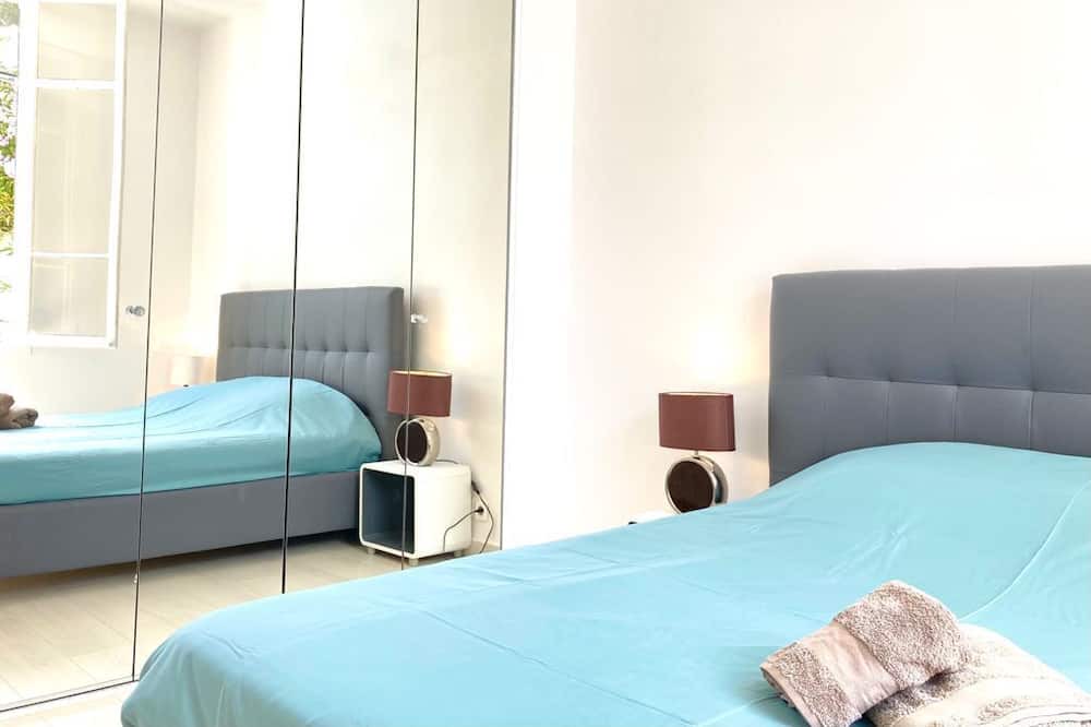 Photo of Bedroom in Prado - Republique
