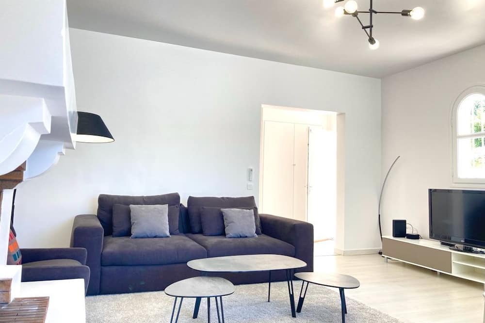 Photo of Livingroom in Prado - Republique