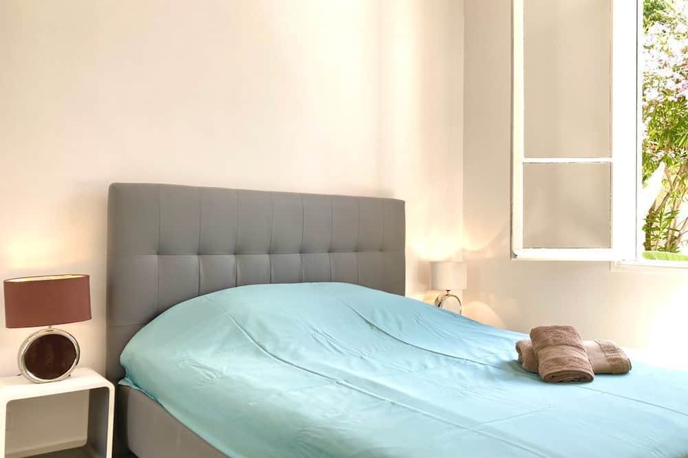 Photo of Bedroom in Prado - Republique